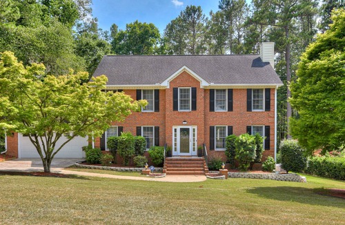 Houndslake House | Your Oasis in Aiken - Great for families