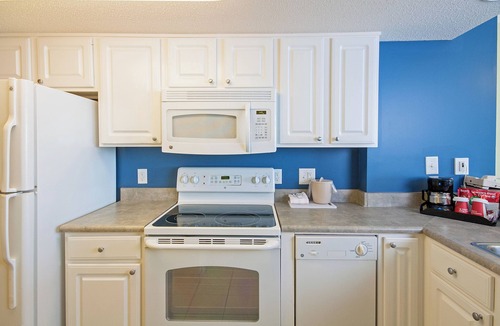 Myrtle Beach Hotel | Your Oceanfront Escape Awaits in 4 Balcony Suites Near Myrtle Beach Boardwalk