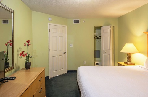 Myrtle Beach Hotel | Your Oceanfront Escape Awaits in 4 Balcony Suites Near Myrtle Beach Boardwalk