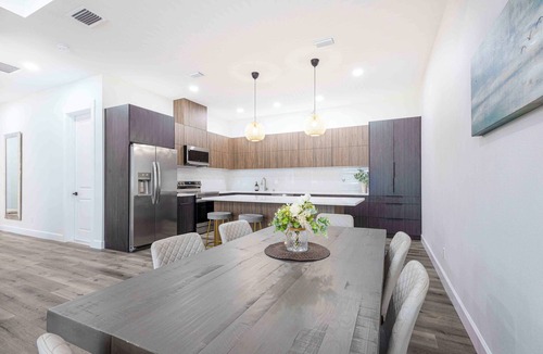 Port Charlotte Condo | Your Perfect Vacation Getaway . Brand-New Sleek and Stylish Modern Home,