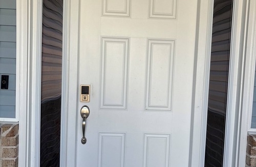 Pooler House | Your pet is welcome. Savannah airport Room Only Female guests. We have 2 pets.