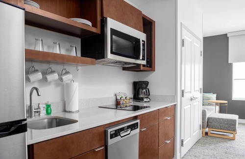 Clearwater Hotel | Your Relaxing Getaway Awaits! Free Breakfast, Free Parking, Pets Allowed, Pool