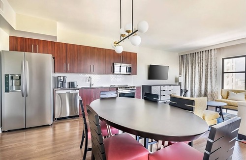 Florida Central Atlantic Coast Hotel | Your Ultimate Orlando Experience! Outdoor Swimming Pool, Full Kitchen!