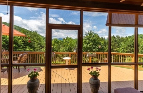 Whittier Cabin | Zen Mountain offers luxurious exclusiveness only found in the Smoky Mountains