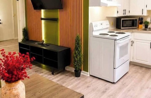 Anderson Apartment | Zen Retreat | 5 Mins to Anmed |Elements Collection
