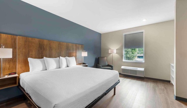 0.9 Miles to Honest Coffee Roasters | Room for Two | Pet-Friendly Stay