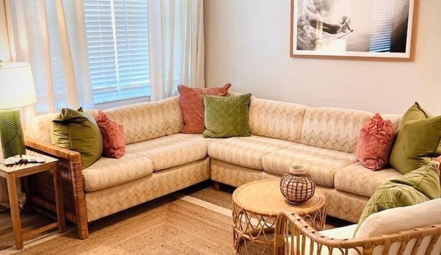 01 Beach chic apt - Ft Laud - 8 mins to beach!