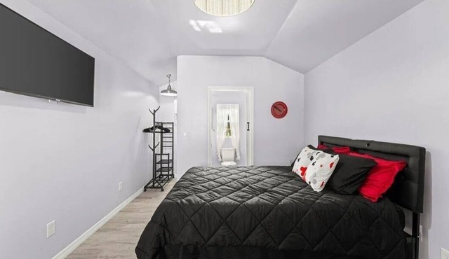 1 Bedroom Cottage In Port Orange in Port Orange
