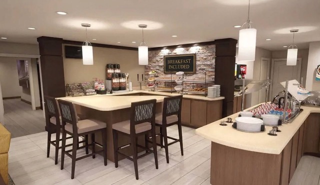 1 Bedroom King Suite w/Kitchen | Free Breakfast