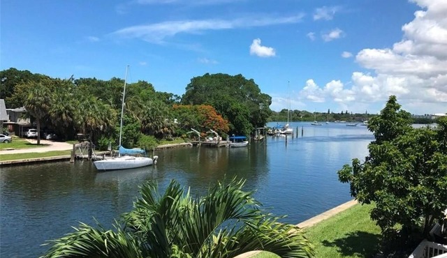 1-bedroom on the water with great amenities