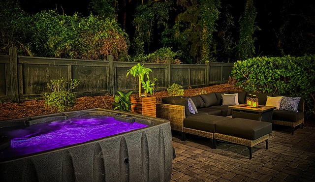 (119) Heated Pool, Hot Tub, Walk to the Beach, Elevator, EV Charger