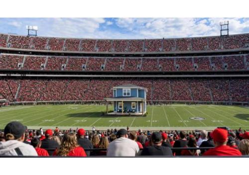 13 mins to Downtown & Stadium - Game Room - Game Day