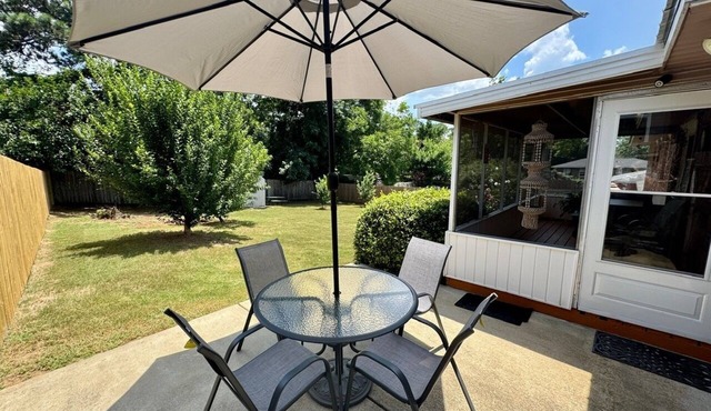 14 Min to Ft. Benning - 3BR - 1.5 Bath, WiFi, Game Room & Screened Porch