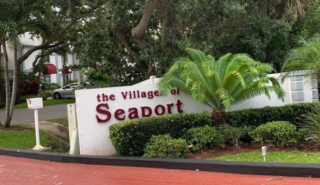 2/2 Condo in Gated Community - Beach Access, 3 pools, Clubhouse, and much more!