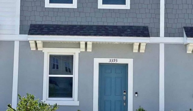 2-bedroom, 2/5 bath townhome in westview Kissimmee with cool AC,