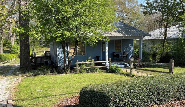 2-bedroom Athens house near downtown and campus
