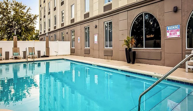 2 Bright Orlando Retreat w/Free Breakfast & Parking | Pet-Friendly