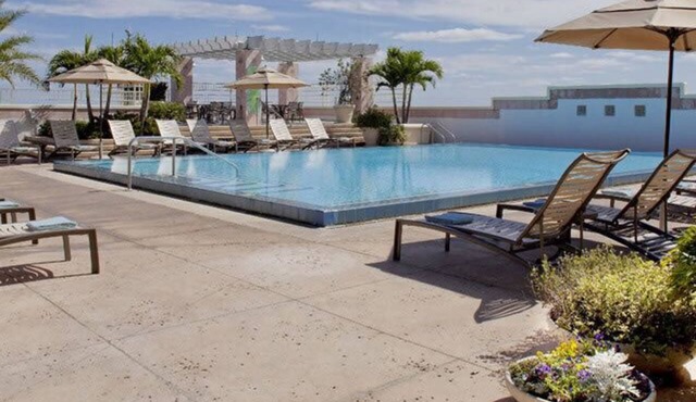 2 Connecting Suites at a 4⭐️ Hotel