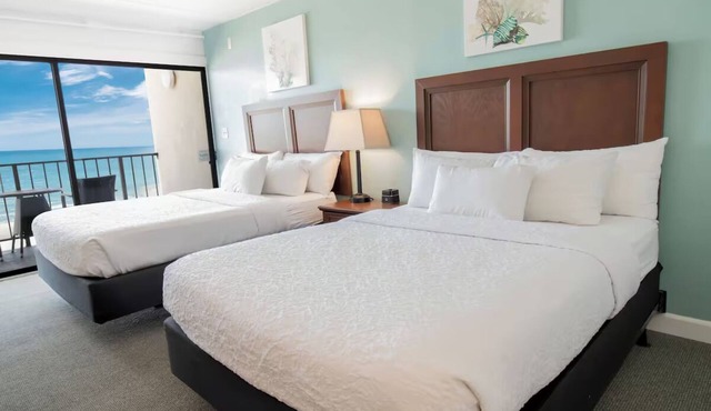 2 Oceanfront Rooms w/Balcony & Easy Beach Access Near Pawleys