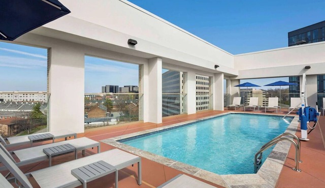 2 Premier Units Close to Bridgestone Arena. Pets Allowed, FREE Breakfast