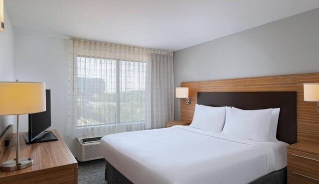 2 Suites w/Kitchen + Free Breakfast & Parking | Steps to Mercer University in Macon