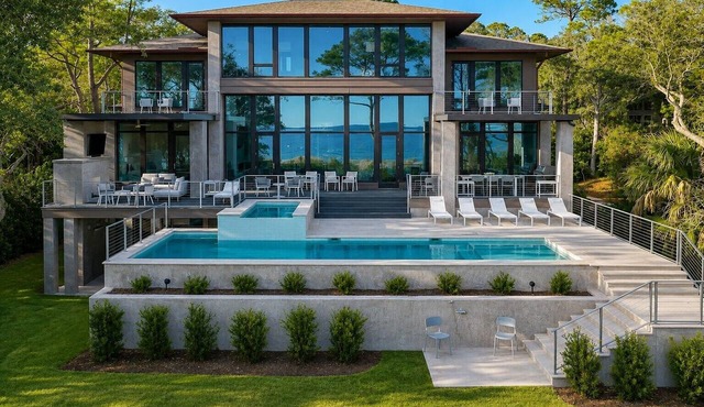 24 Duck Hawk-Oceanfront, Large Pool & Amazing Game Room. Coastal Chic!
