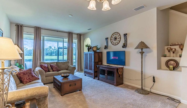 2633 Trafalgar Village