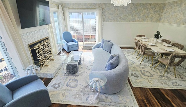 2BD+Den: BeachAccess| KingBedsI FencedYard| DogsOk