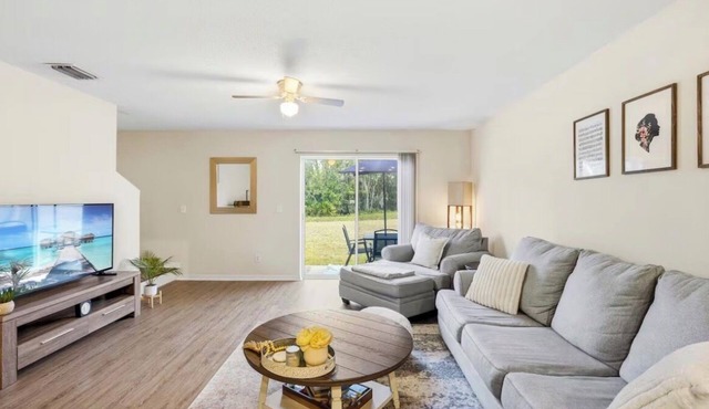 2BR Townhome, Private, Monthly Stays Welcome!