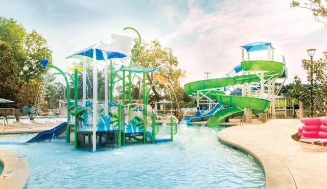 3 2BR Family Suites with Lazy River, Game Room, Playground & Beach Access