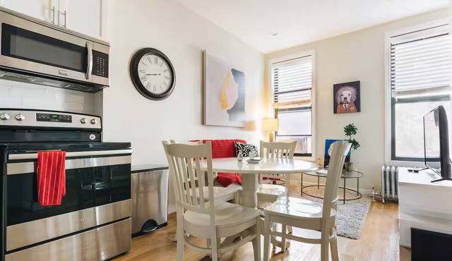 3 BED 2 BATH Williamsburg Brooklyn APARTMENT in Classic Brick Townhouse in Brooklyn