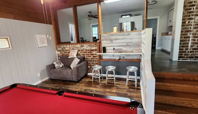 3-bedroom 3 bath house w/dock minutes from downtown Savannah