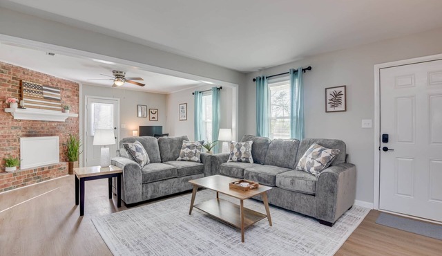 3-Bedroom Furnished Corporate Military TDY Home in Evans