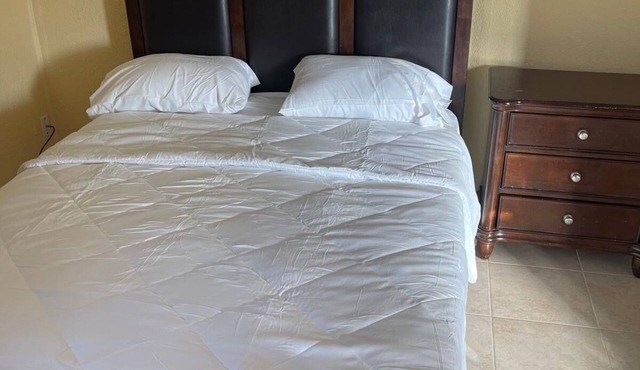 3-bedroom house in charming Daytona Beach with pool and fast WiFi. Book now