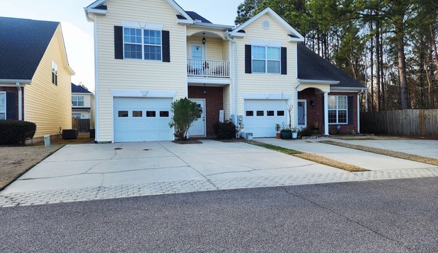 3-bedroom townhome in family-friendly Evans, 7 miles to Masters golf course