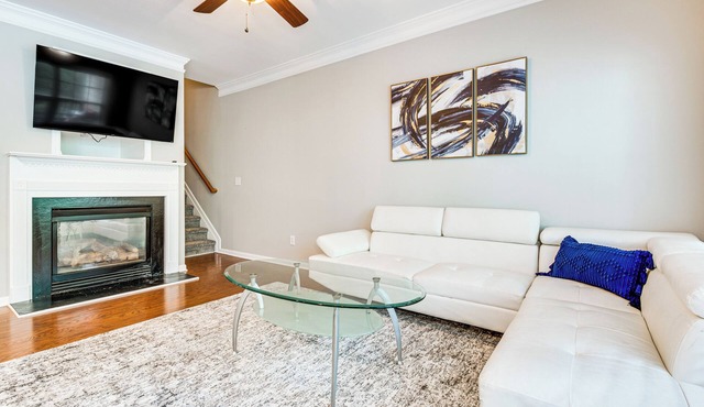 3 Mi to Avalon: Townhome w/Balcony in Alpharetta!
