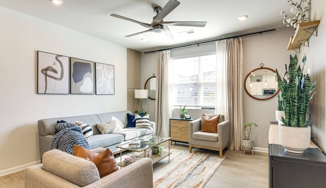 3 Mi to Lake Wylie! Modern Charlotte Townhome