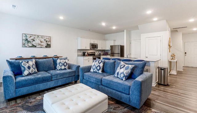 3 Mi to Wilson! Sleek Townhome w/Screened Porch