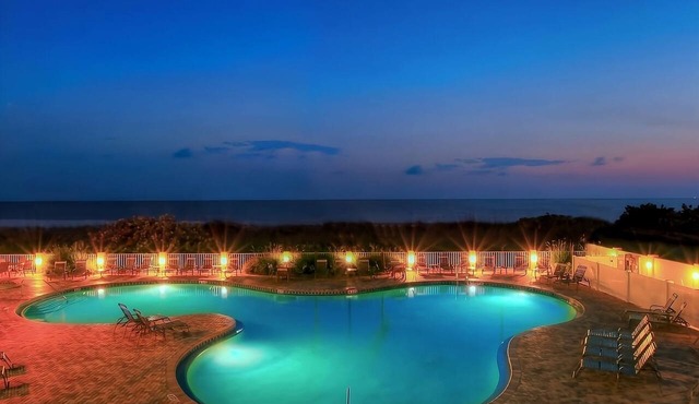 3 Treasure Island Gulf View Stay Steps From the Beach & Dolphin Cruises