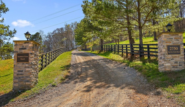 30 private acre Country House in Pulaski