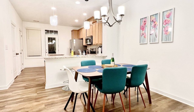 3BR Luxury Townhouse with Charlotte city view