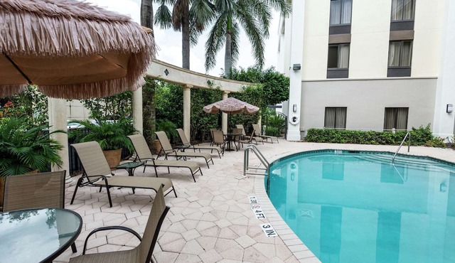 4 Sleek Rooms w/Free Breakfast | Ideal for Families Visiting Boca Raton