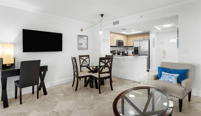 4 Units | Comfortable Bayview Suite with Pool & Minutes from Vizcaya in Miami