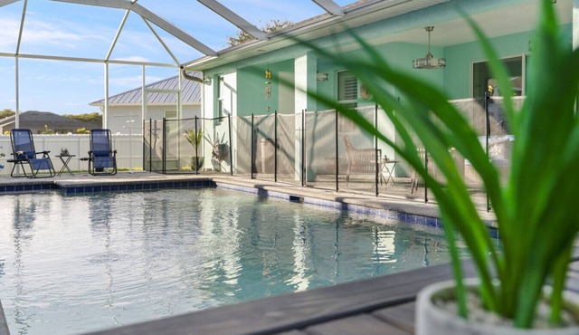 4BR Coastal Escape Heated Pool & BBQ Lounge