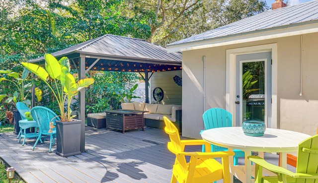 5 Mi to Vero Beach: Vintage Home w/Sauna & Grill!