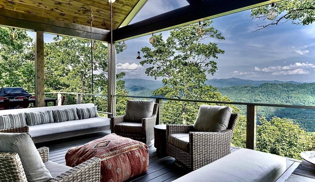 5 Star Luxury, Lake Access, Spectacular Views!