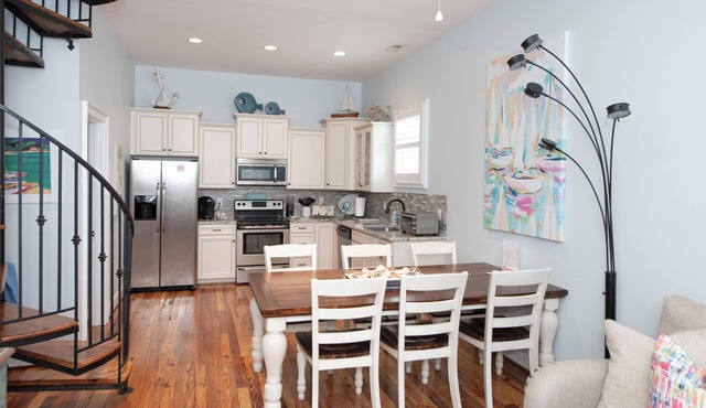 5 Star Reviews! Luxury Home, Pool, Steps from Ocean,Sleeps 7, Shops,Restaurants