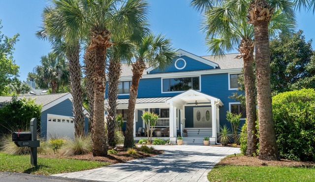 5BR/4BA House-Sleeps 8! Walk to North Beach. Amenity access included