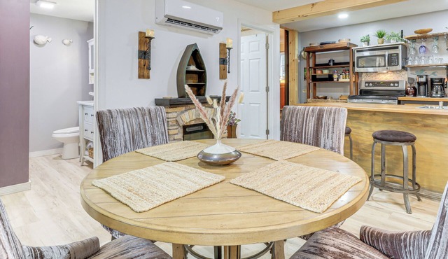 7 Mi to Kitty Hawk Pier & Beach: Studio w/Patio! in Harbinger