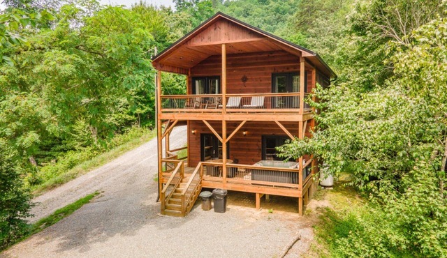 A Treehouse View Over Lake Fontana